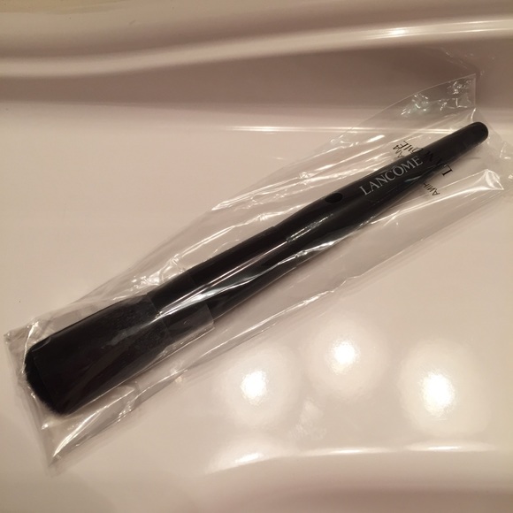 Lancôme #1 Natural Bristle Powder Brush - Picture 1 of 2